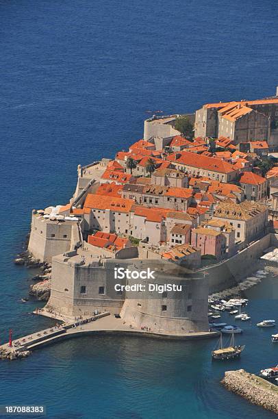 Vista Panorámica De Dubrovnik Foto de stock y más banco de imágenes de Agua - Agua, Aire libre, Arquitectura