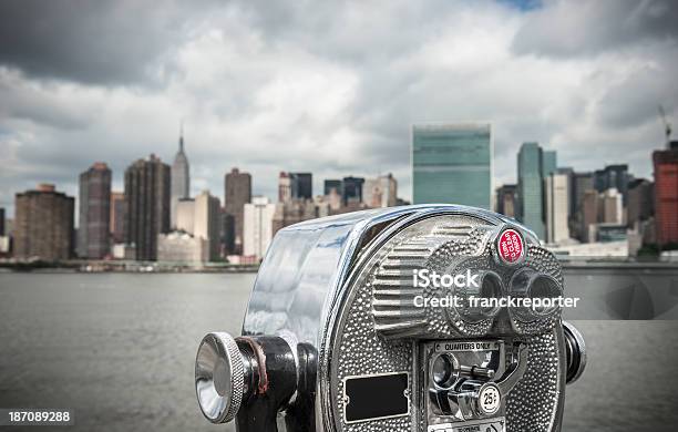 Skyline Von New York City Mit Fernglas In Den Vordergrund Stockfoto und mehr Bilder von Architektur