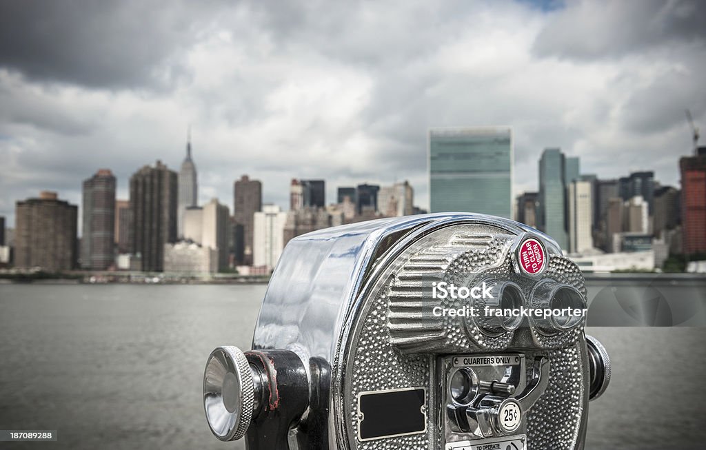 Horizonte de Nova Iorque com Binóculo em primeiro plano - Royalty-free Ao Ar Livre Foto de stock