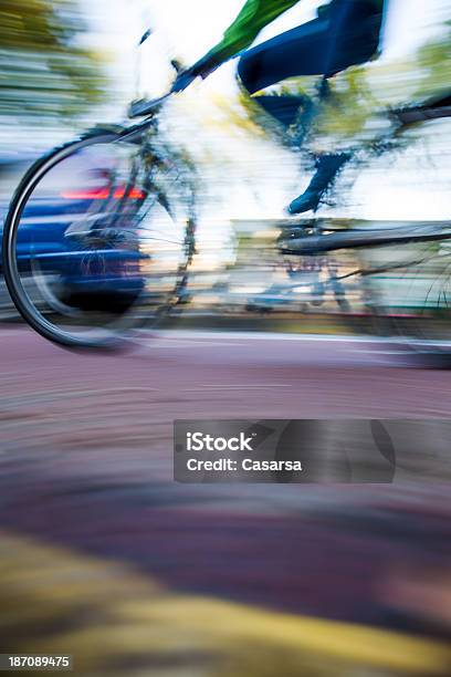 自転車通勤 - アウトフォーカスのストックフォトや画像を多数ご用意 - アウトフォーカス, アクションショット, サイクリング