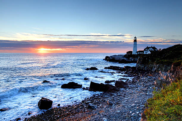 latarnia morska w portland head sunrise - lighthouse landscape maine sea zdjęcia i obrazy z banku zdjęć