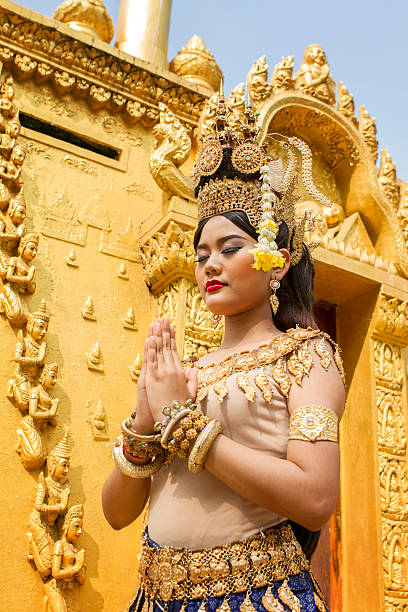 istock Young Asian female Apsara dancer praying 187091484