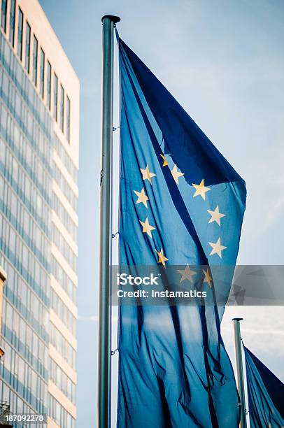 Flagge Der Europäischen Gemeinschaft In Frankfurt Am Main Stockfoto und mehr Bilder von Auf der Fahnenstange sitzen