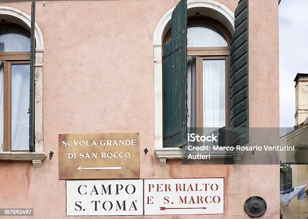 Chiaramente Indicata Storici A Venezia Italia - Fotografie stock e altre immagini di Architettura - Architettura, Città, Composizione orizzontale