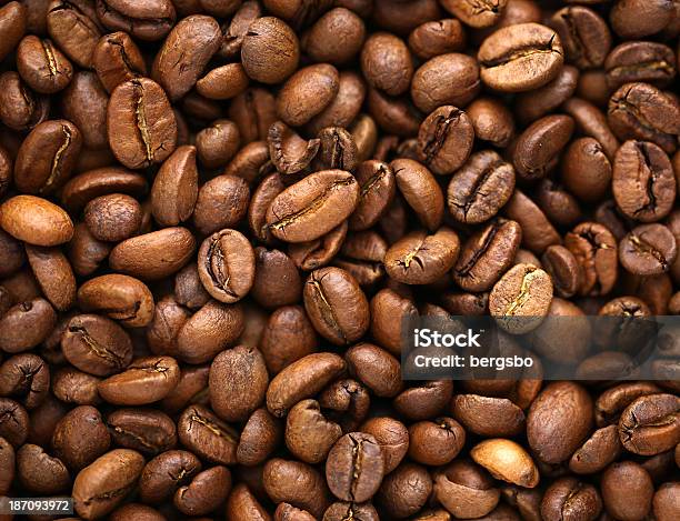 커피 콩 가까운에 대한 스톡 사진 및 기타 이미지 - 가까운, 가벼운, 갈색