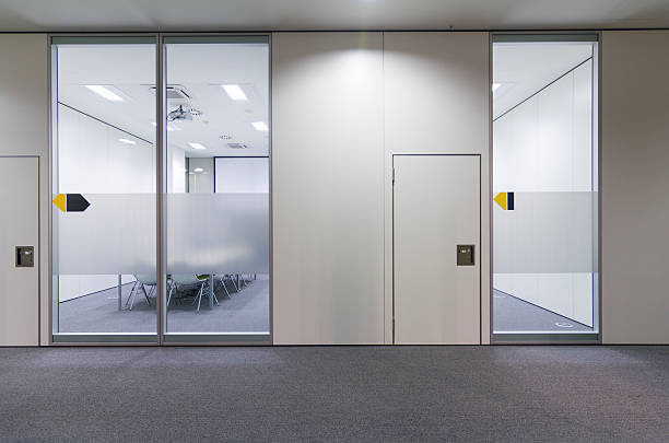 halle im business-gebäude - entrance hall indoors wall corridor stock-fotos und bilder