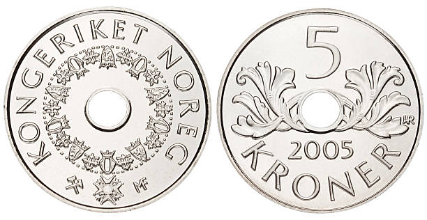 coroa norueguesa sobre fundo branco - norwegian coin imagens e fotografias de stock