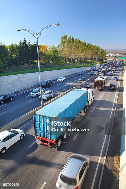 Bulk Lkwverkehr In Der Stockfoto und mehr Bilder von Container - Container, Fernverkehr, Feststecken