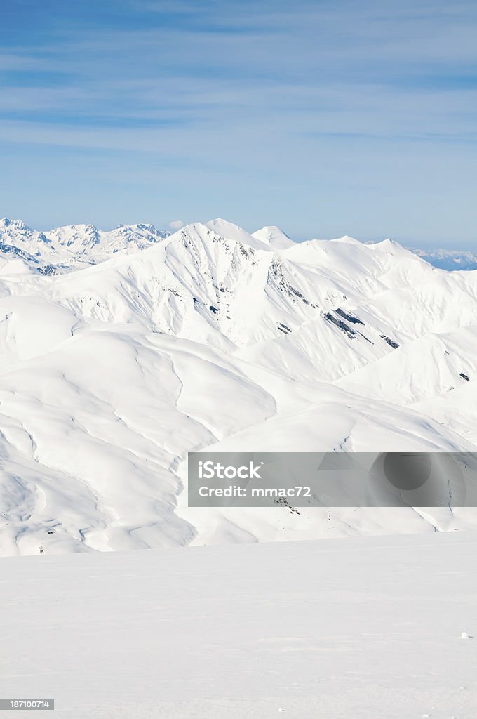 Paisagem de montanha no dia ensolarado - Foto de stock de Ajardinado royalty-free