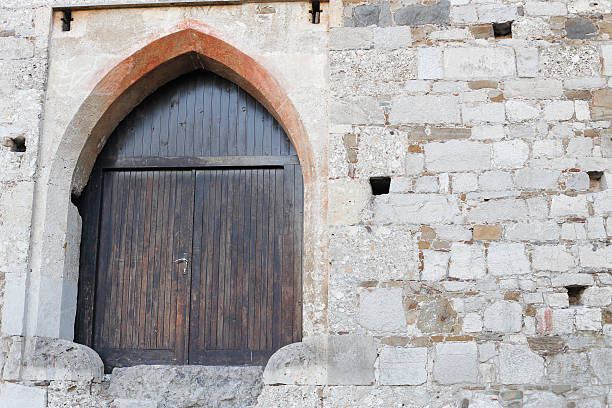 istock Wooden door 187103567