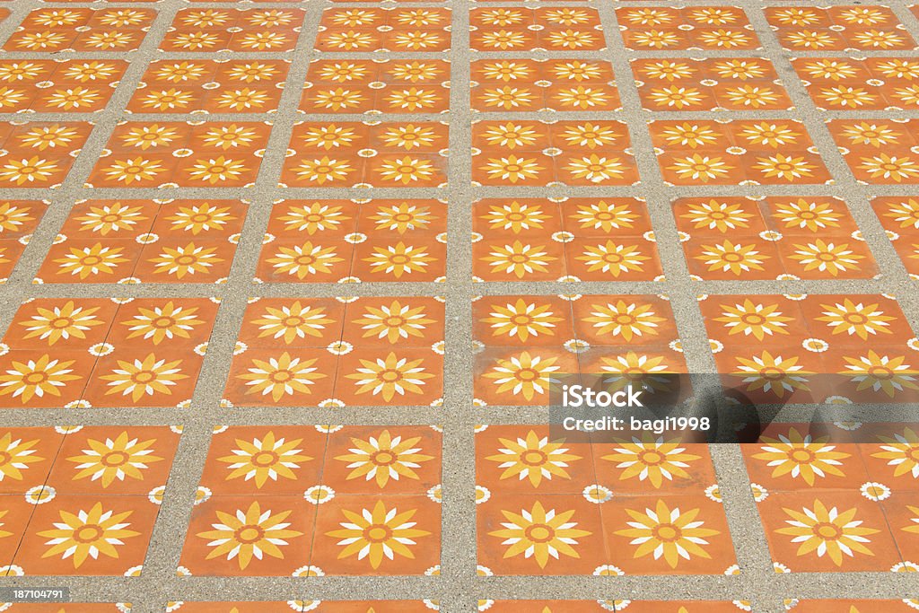 Amarillo, naranja, piso de mosaico - Foto de stock de Suelo embaldosado libre de derechos
