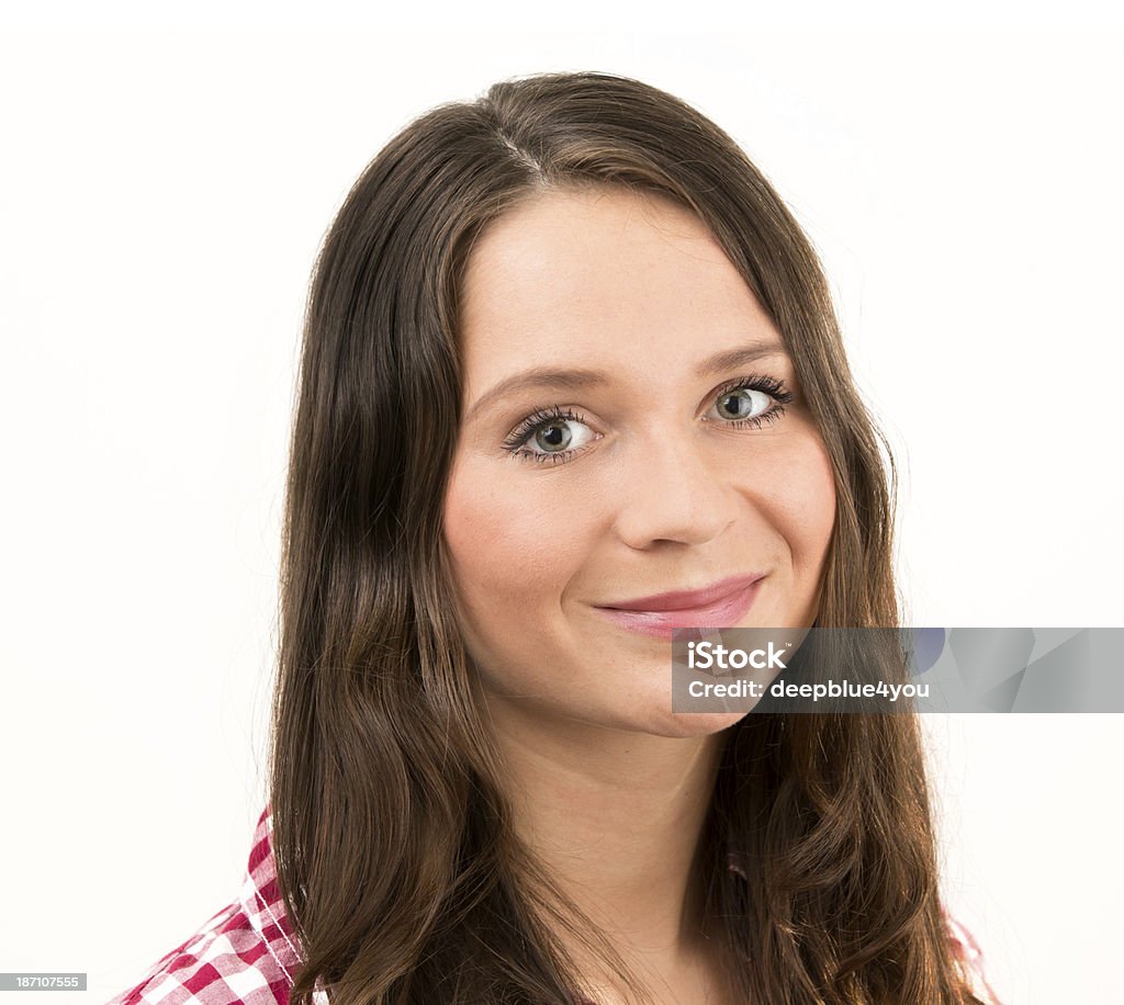 Bella sorridente giovane donna con lunghi Capelli castani - Foto stock royalty-free di 20-24 anni