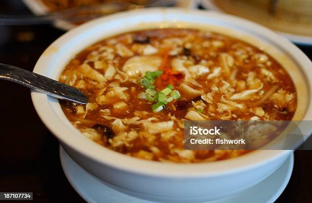 Sopa Caliente Y Amarga Foto de stock y más banco de imágenes de Sopa caliente y amarga - Sopa caliente y amarga, Cultura china, Sopa de pollo