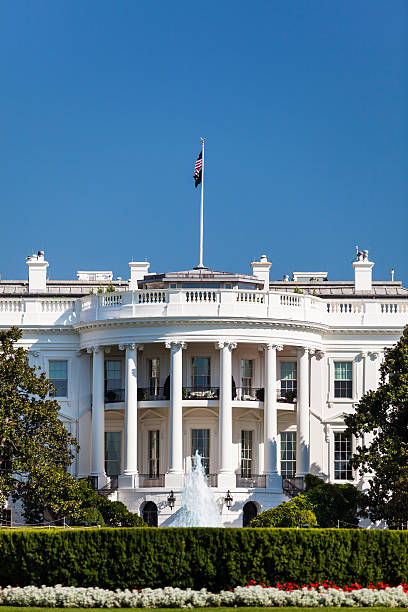 casa blanca - washington dc day white house american flag fotografías e imágenes de stock