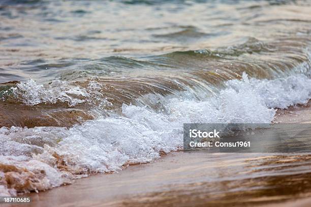 Sea Costa Foto de stock y más banco de imágenes de Arena - Arena, Blanco - Color, Borde del agua