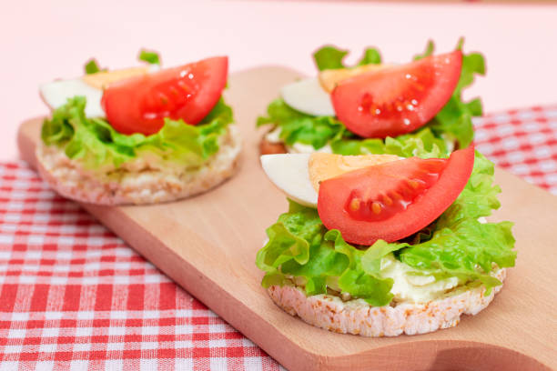 istock Rice Cake Sandwiches with Tomato, Lettuce and Egg 1871110402