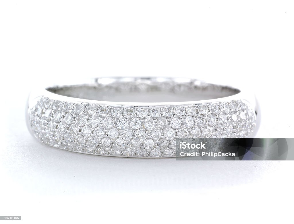 Mulher's Platinum e Diamond o anel de casamento - Foto de stock de Anel de Diamante royalty-free