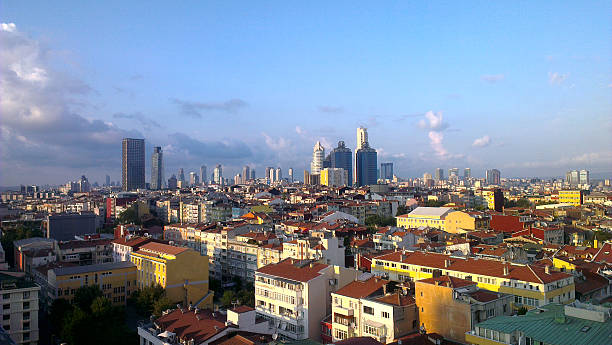 vista de bomonti, şişli, istambul, turquia - looking through window individuality old architecture - fotografias e filmes do acervo