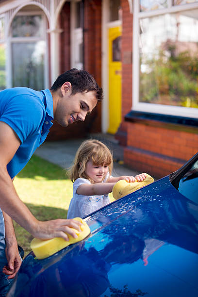 istock family carwash fun 187115308
