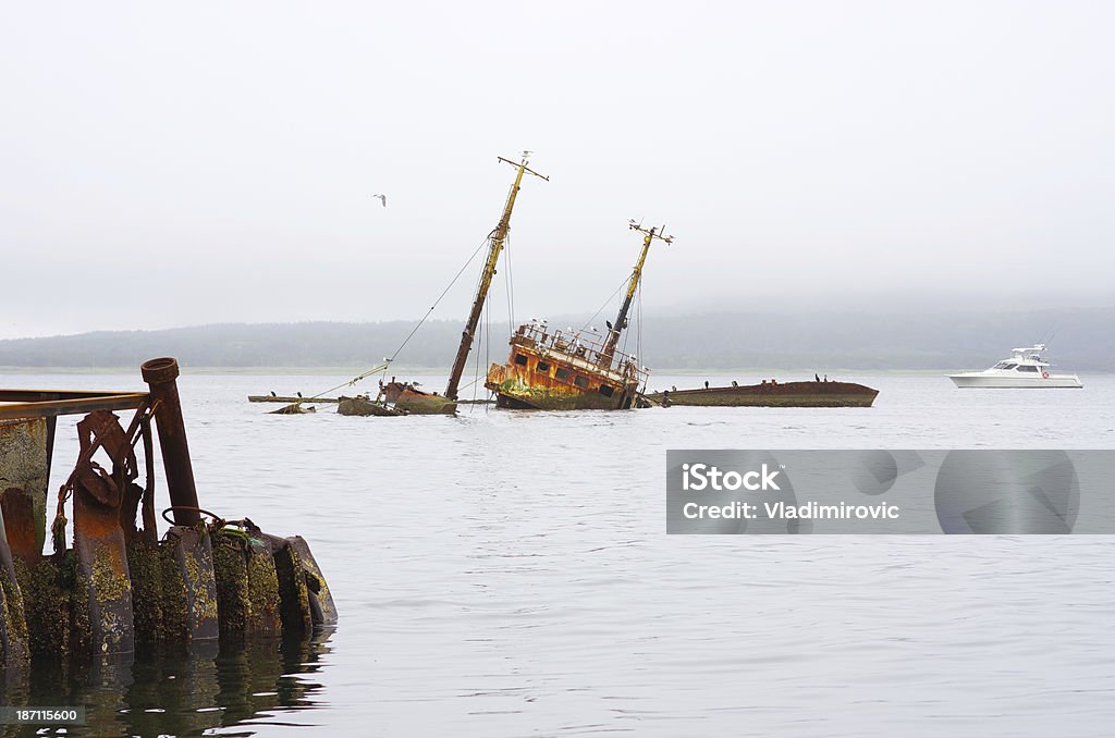 Naval pier arruinado - Foto de stock de Abandonado libre de derechos