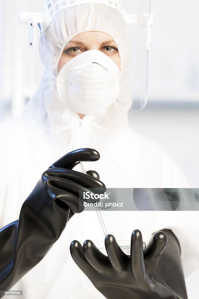 Mujer en los análisis de laboratorio - Foto de stock de Adulto libre de derechos