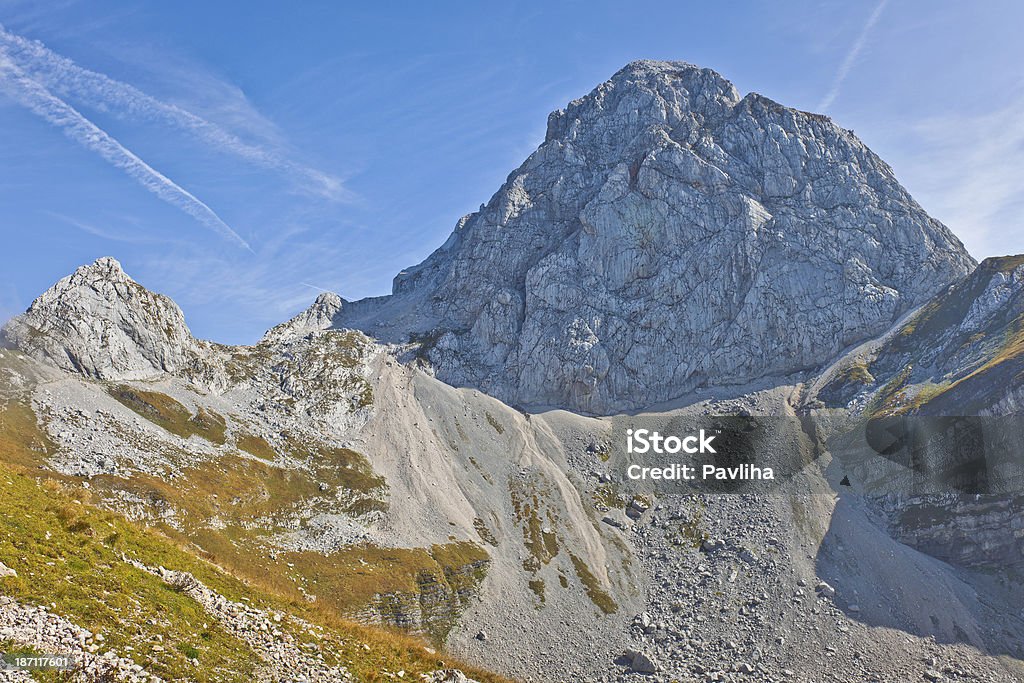 Mountain Mangrt em Julian Alpes, Eslovênia, Itália - Foto de stock de Alpes Julian royalty-free