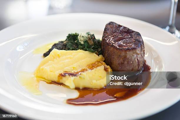 Photo libre de droit de Steak Et Purée Potatoe Greens banque d'images et plus d'images libres de droit de Bifteck - Bifteck, Champignon, Champignon comestible