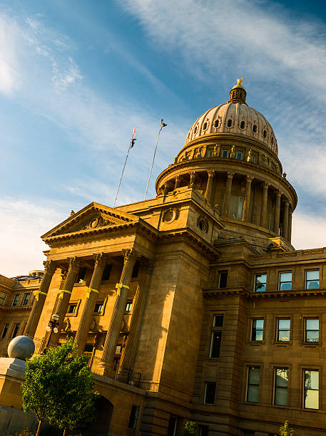 capitólio do estado de idaho de boise com céu dramático - idaho boise state idaho state capitol imagens e fotografias de stock