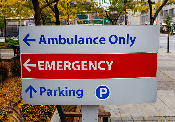 istock Emergency sign outside a hospital 187120486