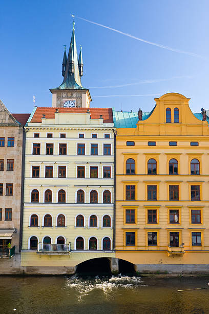 velha de praga - prague mirrored pattern bridge architecture imagens e fotografias de stock