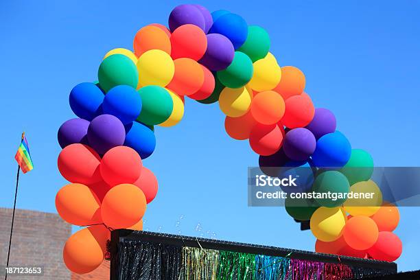Balão De Arcoíris Orgulho Gay - Fotografias de stock e mais imagens de Balão - Enfeite - Balão - Enfeite, Arco-Íris, Orgulho - Evento LGBTQI