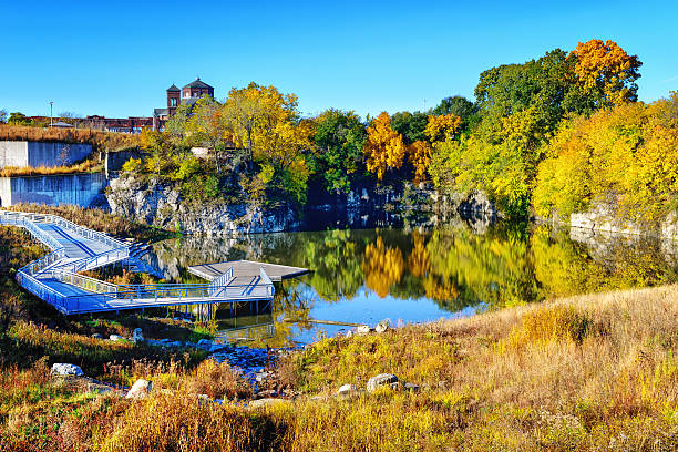 stearns quarry en palmisano park, bridgeport, chicago - bridgeport chicago fotografías e imágenes de stock