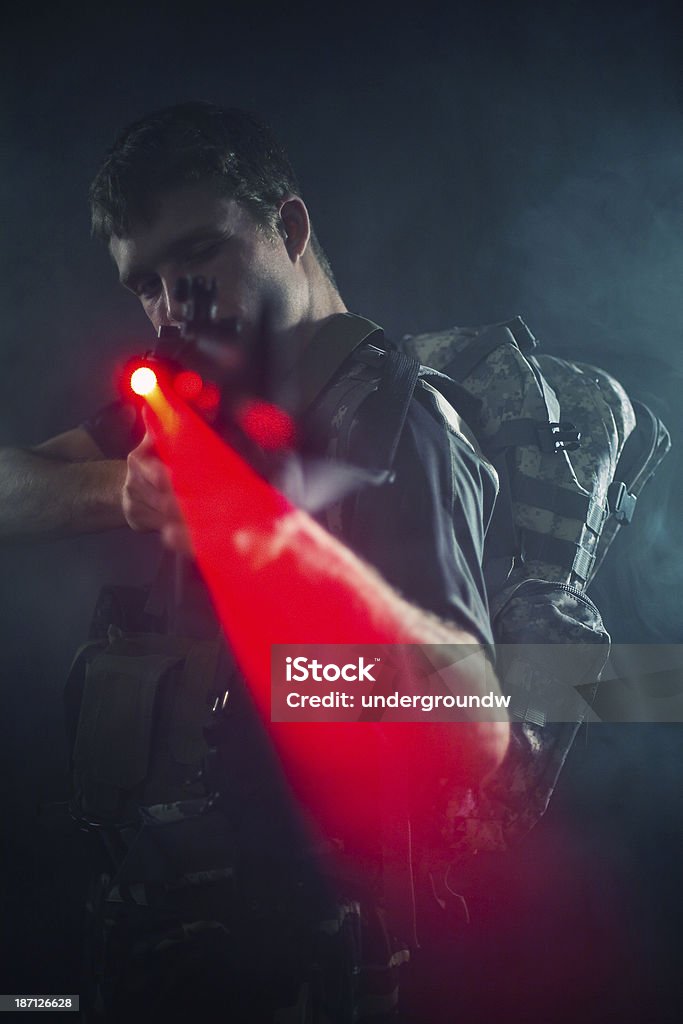 Francotirador con pistola láser - Foto de stock de Láser libre de derechos