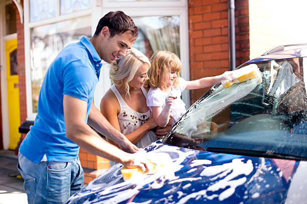 istock family carwash fun 187127288