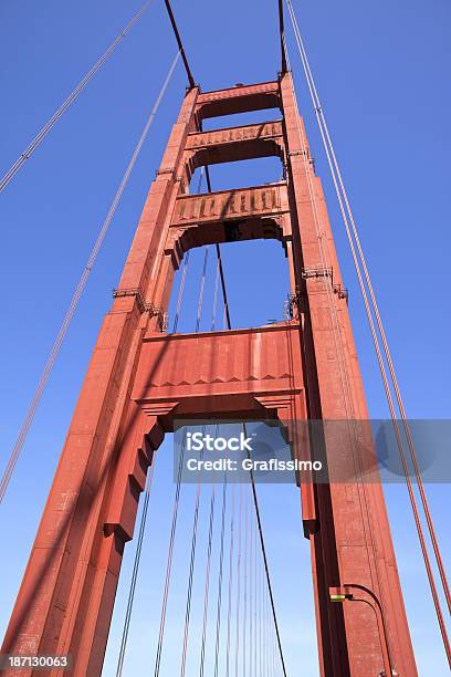 Most Golden Gate Tower - zdjęcia stockowe i więcej obrazów Bez ludzi - Bez ludzi, Czerwony, Fotografika