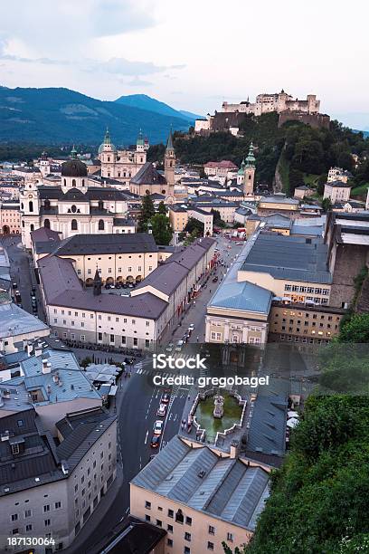 Vista Da Cidade De Salzburgo Áustria - Fotografias de stock e mais imagens de Ao Ar Livre - Ao Ar Livre, Campanário - Caraterística Arquitetural, Castelo