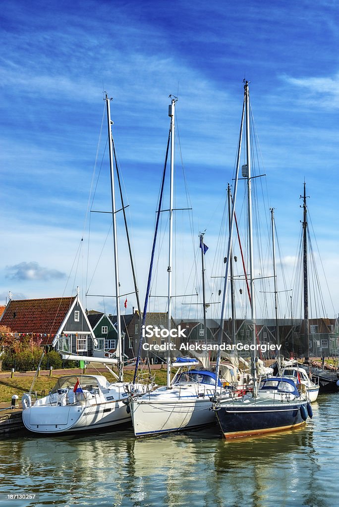 Yacht e barche a Marina in Paesi Bassi - Foto stock royalty-free di Paesi Bassi