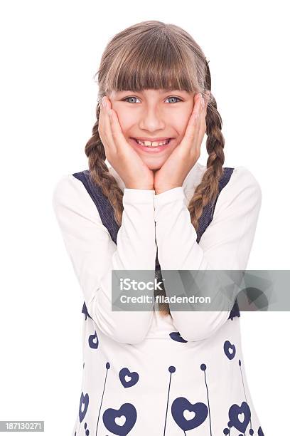 Портрет Маленькая Девочка — стоковые фотографии и другие картинки 10-11 лет - 10-11 лет, Белый фон, В полный рост