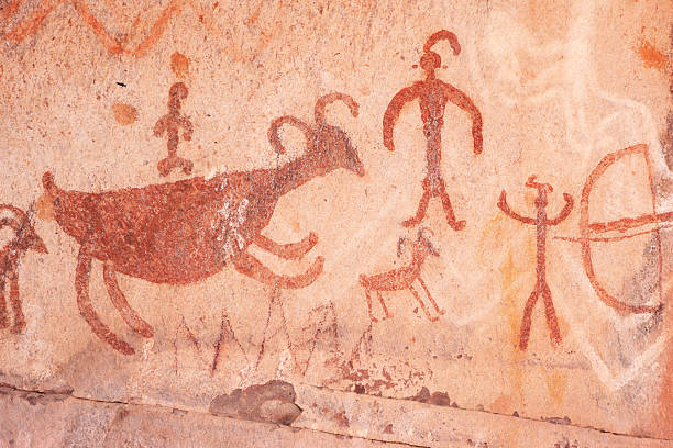 indios pictograph de arte del indio americano - cave painting indigenous culture art arizona fotografías e imágenes de stock