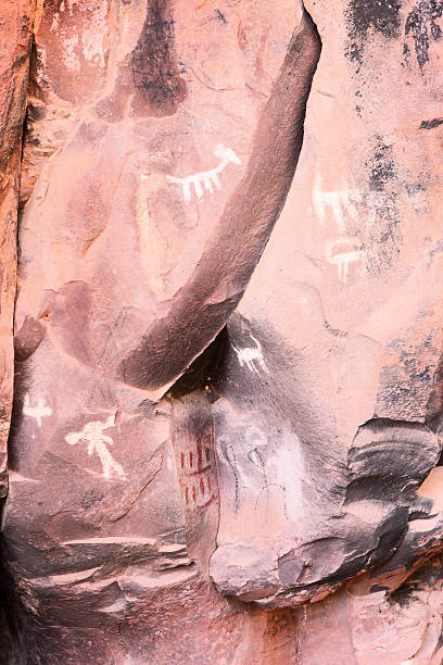 ピクトグラフネイティブアメリカンインディアンの芸術作品 - indigenous culture southwest usa art american culture ストックフォトと画像