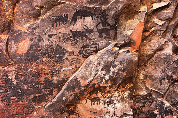 indios pictograph de arte del indio americano - cave painting indigenous culture art arizona fotografías e imágenes de stock