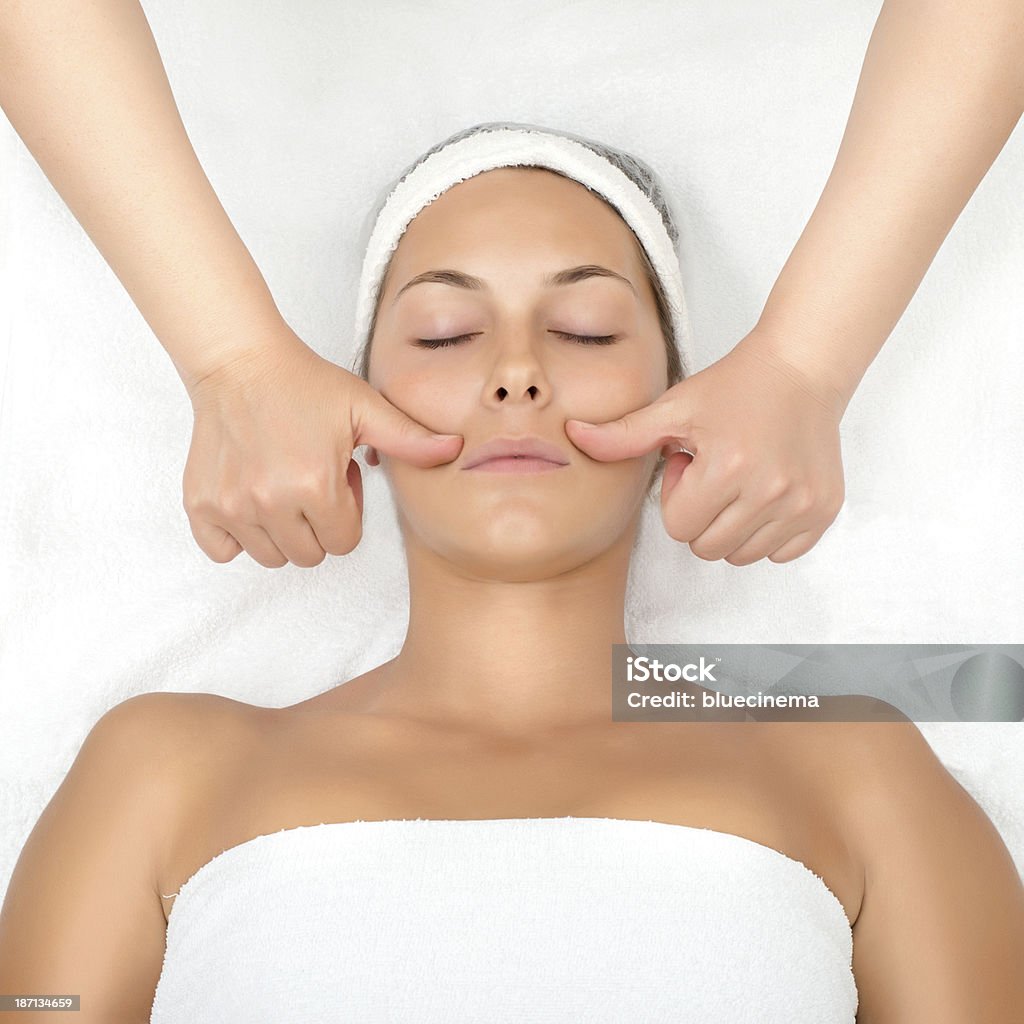 Masaje Facial - Foto de stock de Adulto libre de derechos