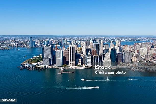 上空から見たマンハッタンのウォーターフロント - アメリカ合衆国のストックフォトや画像を多数ご用意 - アメリカ合衆国, イースト川, ニューヨーク市
