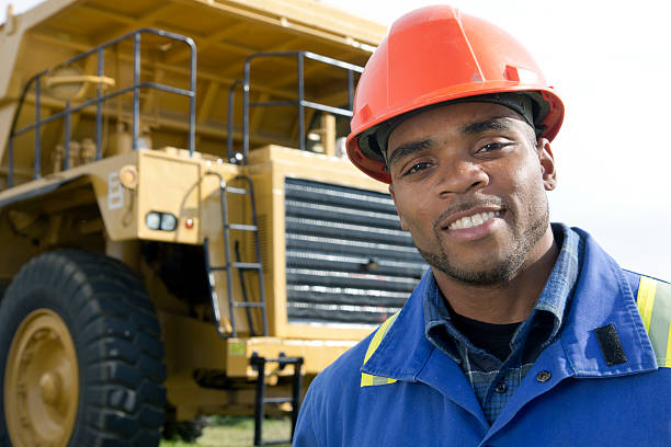 сильный hauler - mining engineer oil industry construction site стоковые фото и изображения