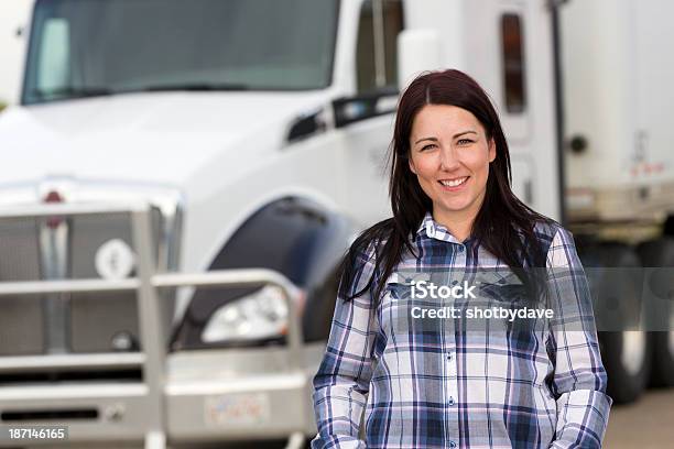 Femmina Trucker - Fotografie stock e altre immagini di Camionista - Camionista, Donne, Persona di sesso femminile