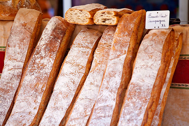 granja loaves francesa - bread food french currency freshness fotografías e imágenes de stock