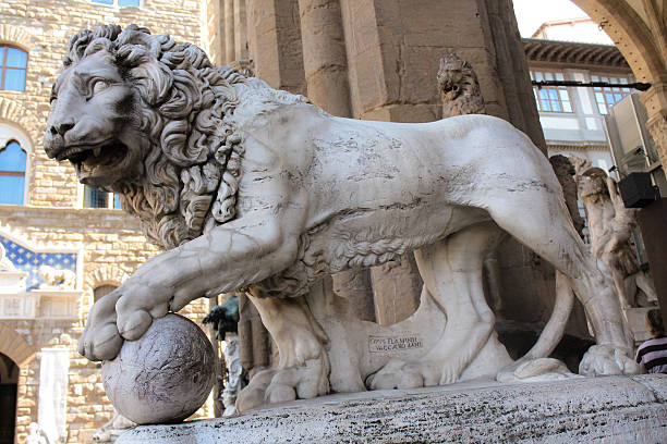 statua del leone - renaissance statue italy florence italy foto e immagini stock