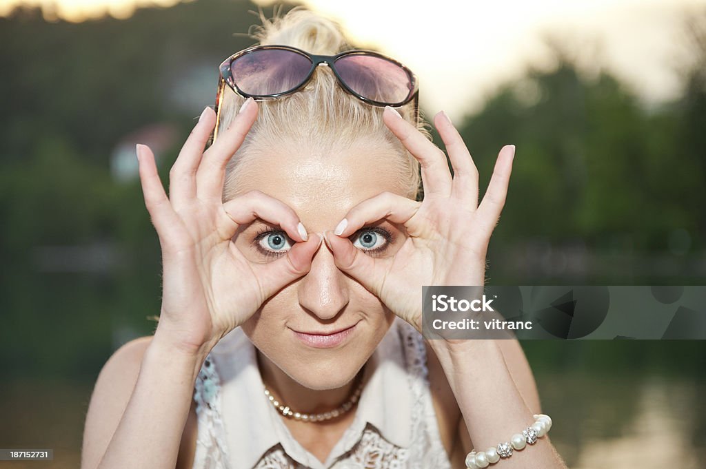 Chica haciendo una cara más desenfadado - Foto de stock de 16-17 años libre de derechos