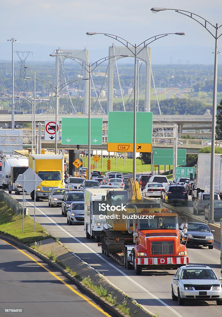 Der Straßenverkehr auf moderne Highway - Lizenzfrei Feststecken Stock-Foto
