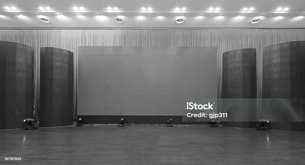 Sala del cinema vuoto - Foto stock royalty-free di Accogliente